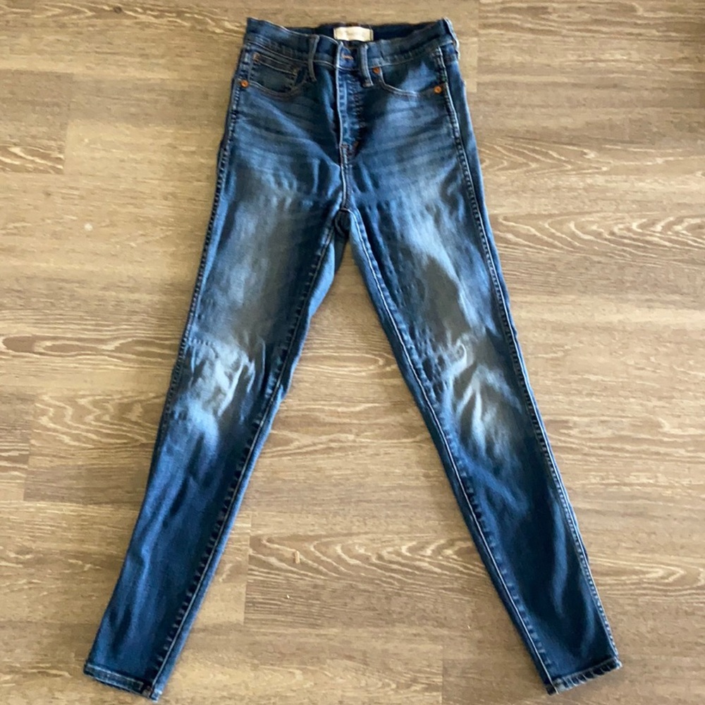 Madewell stretchy and comfy skinny jeans!
